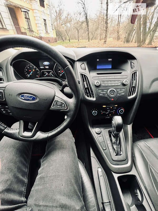 Хетчбек Ford Focus 2015 в Чернігові