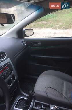 Ford Focus  2005