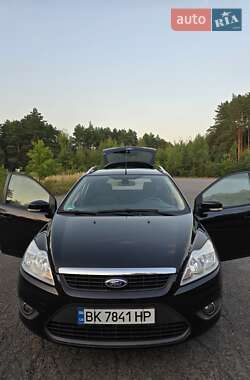 Ford Focus  2010