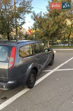 Ford Focus  2004