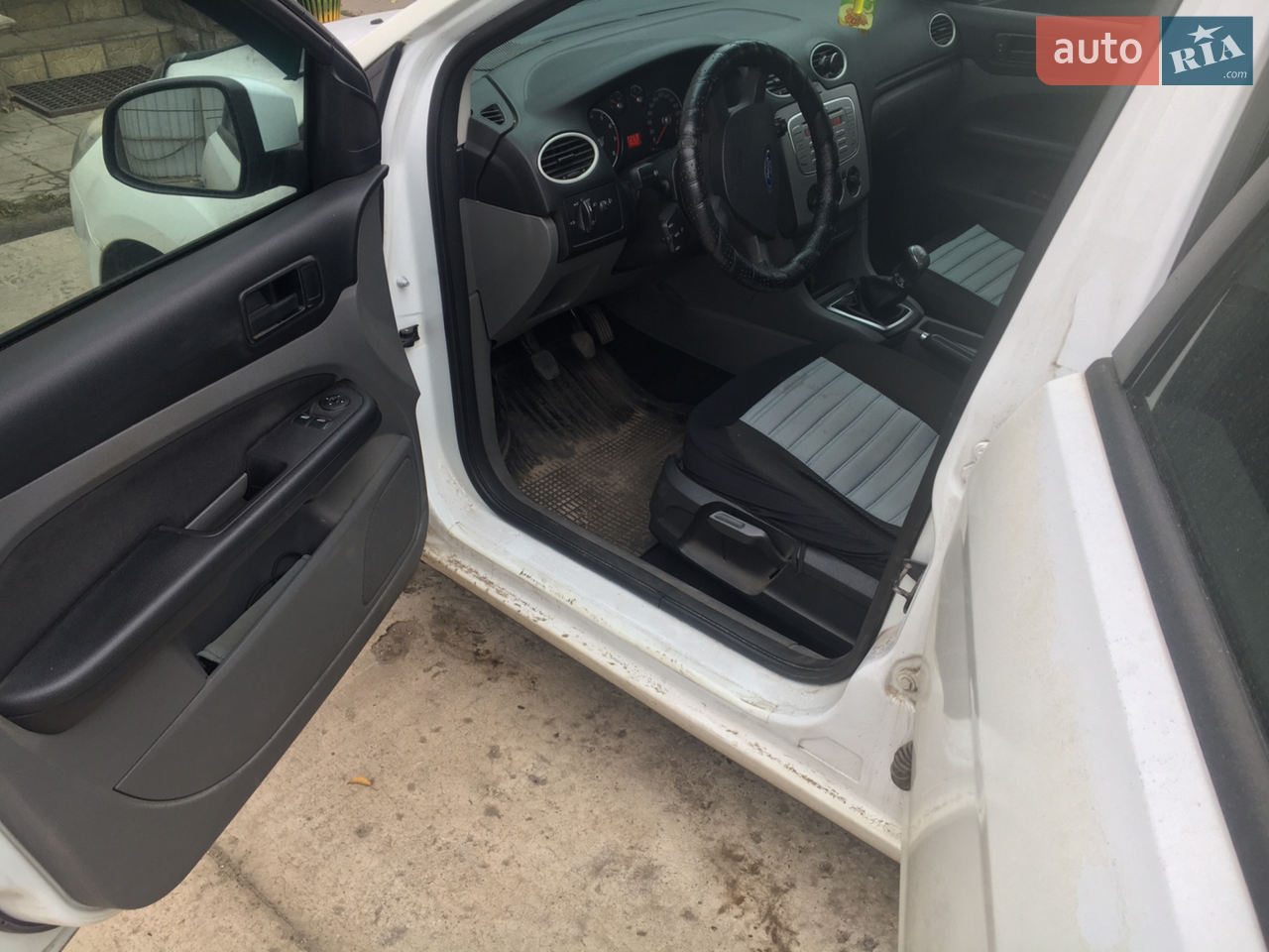 2010 Ford Focus - мініатюра 3