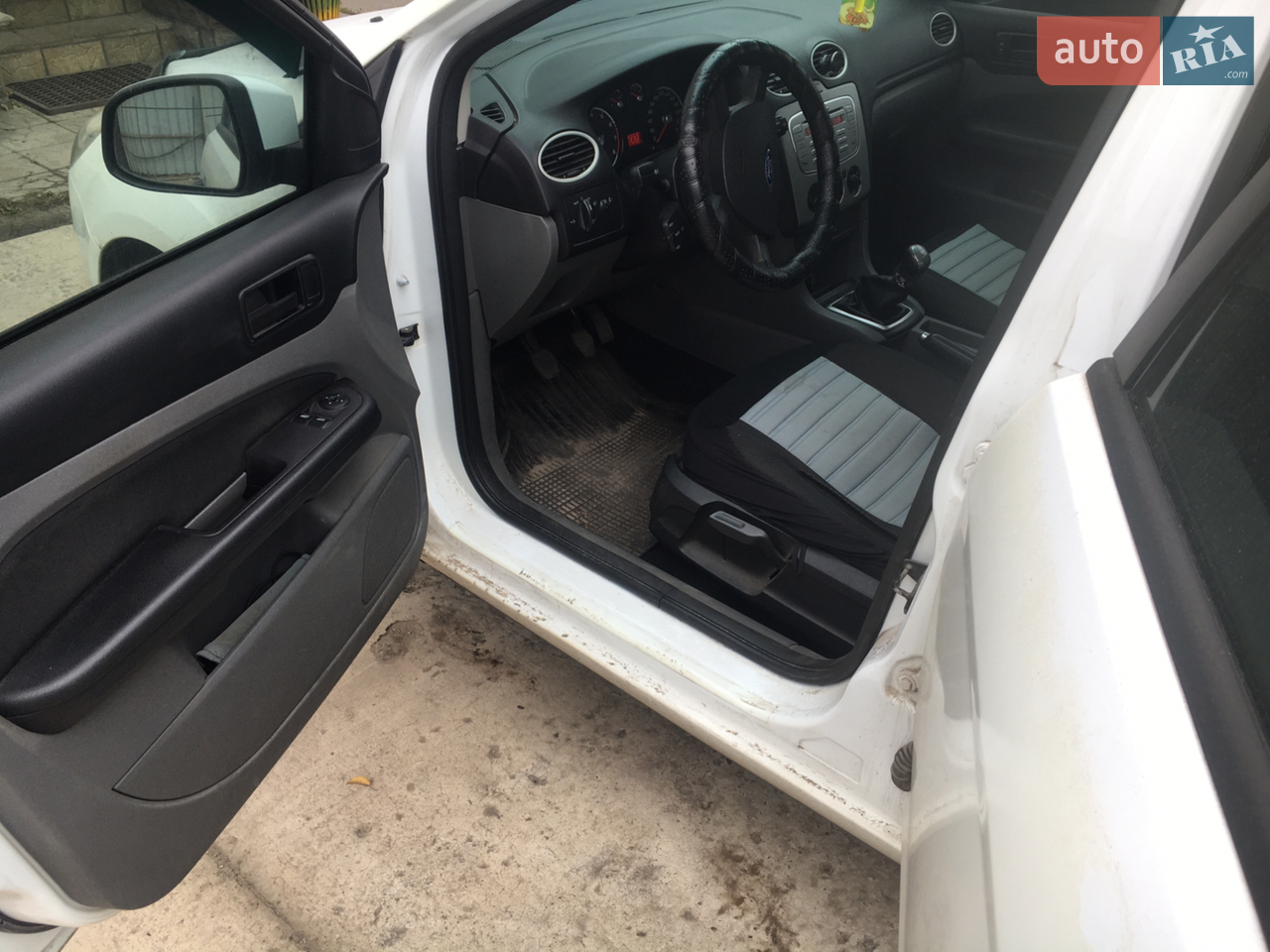 2010 Ford Focus - мініатюра 4