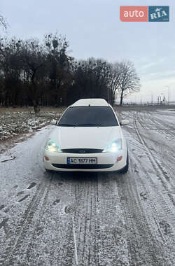 Ford Focus  2000