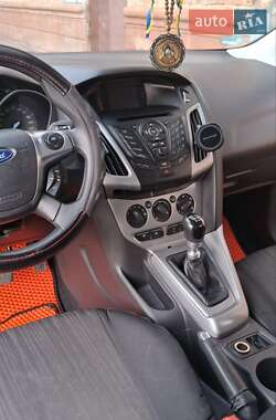 Ford Focus  2011