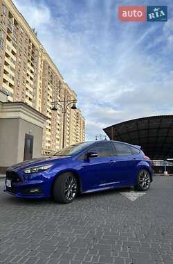 Ford Focus  2015
