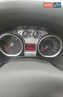 Ford Focus  2010