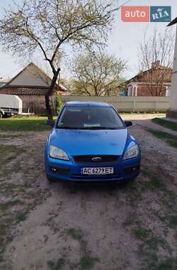 Ford Focus  2004