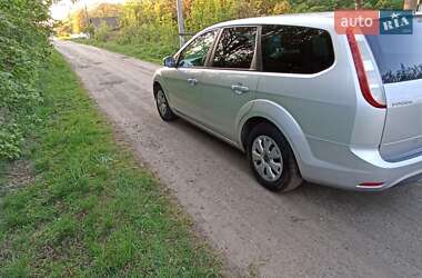 Ford Focus  2010