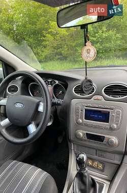 Ford Focus  2010