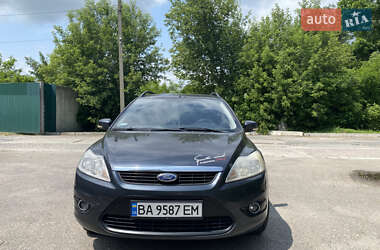 Ford Focus  2010