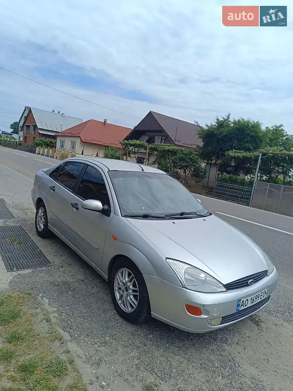 Ford Focus 2000