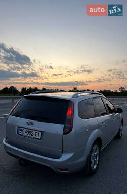 Ford Focus  2010