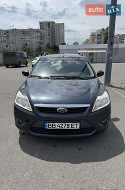 Ford Focus  2010