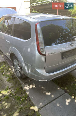 Ford Focus  2010