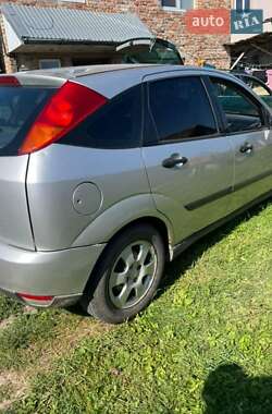 Ford Focus  2001