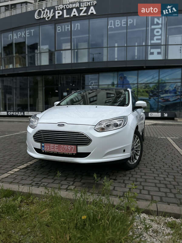 Хетчбек Ford Focus 2013 в Івано-Франківську