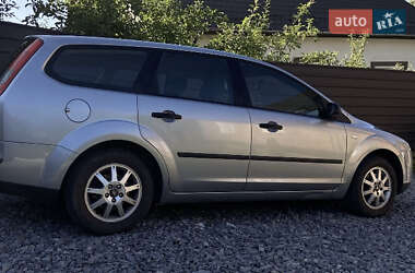 Ford Focus  2004