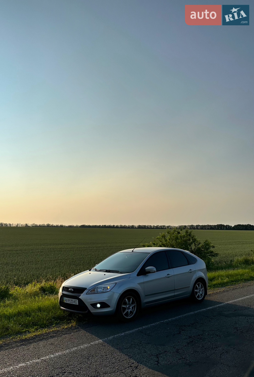 2010 Ford Focus - мініатюра 2