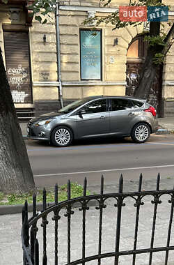 Ford Focus  2012