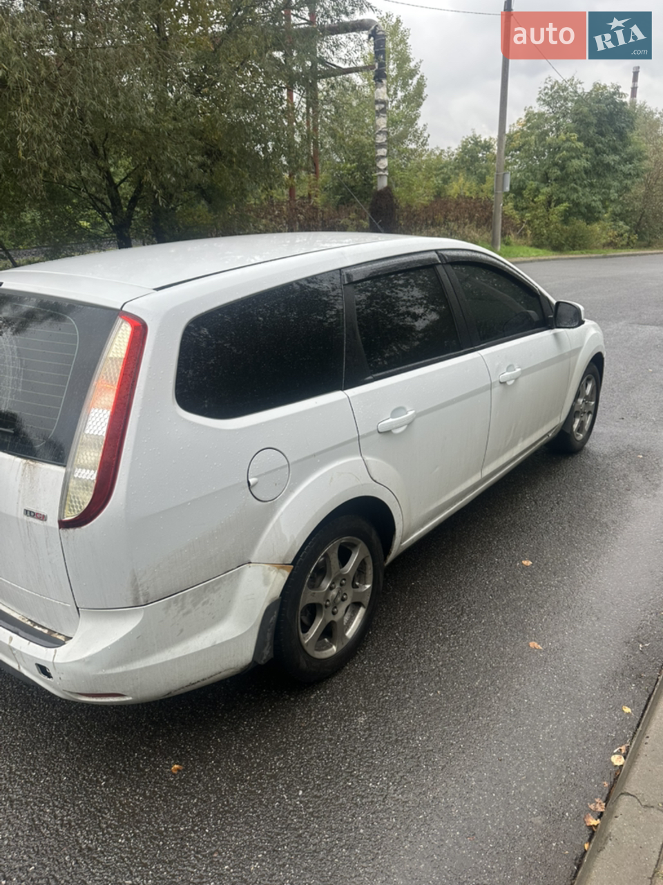 2010 Ford Focus - мініатюра 2