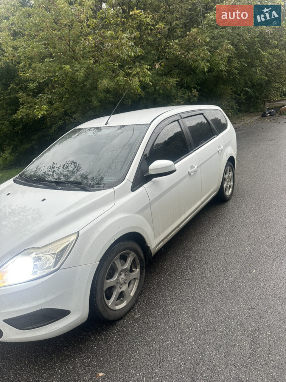 2010 Ford Focus - мініатюра 3
