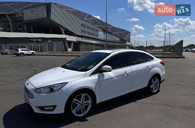Ford Focus  2015