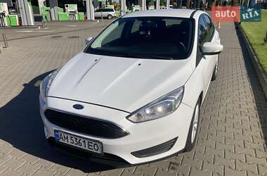 Хэтчбек Ford Focus 2015 в Житомире фото Хэтчбек Ford Focus 2015 в Житомире