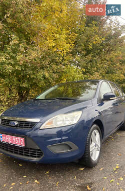 Ford Focus  2010