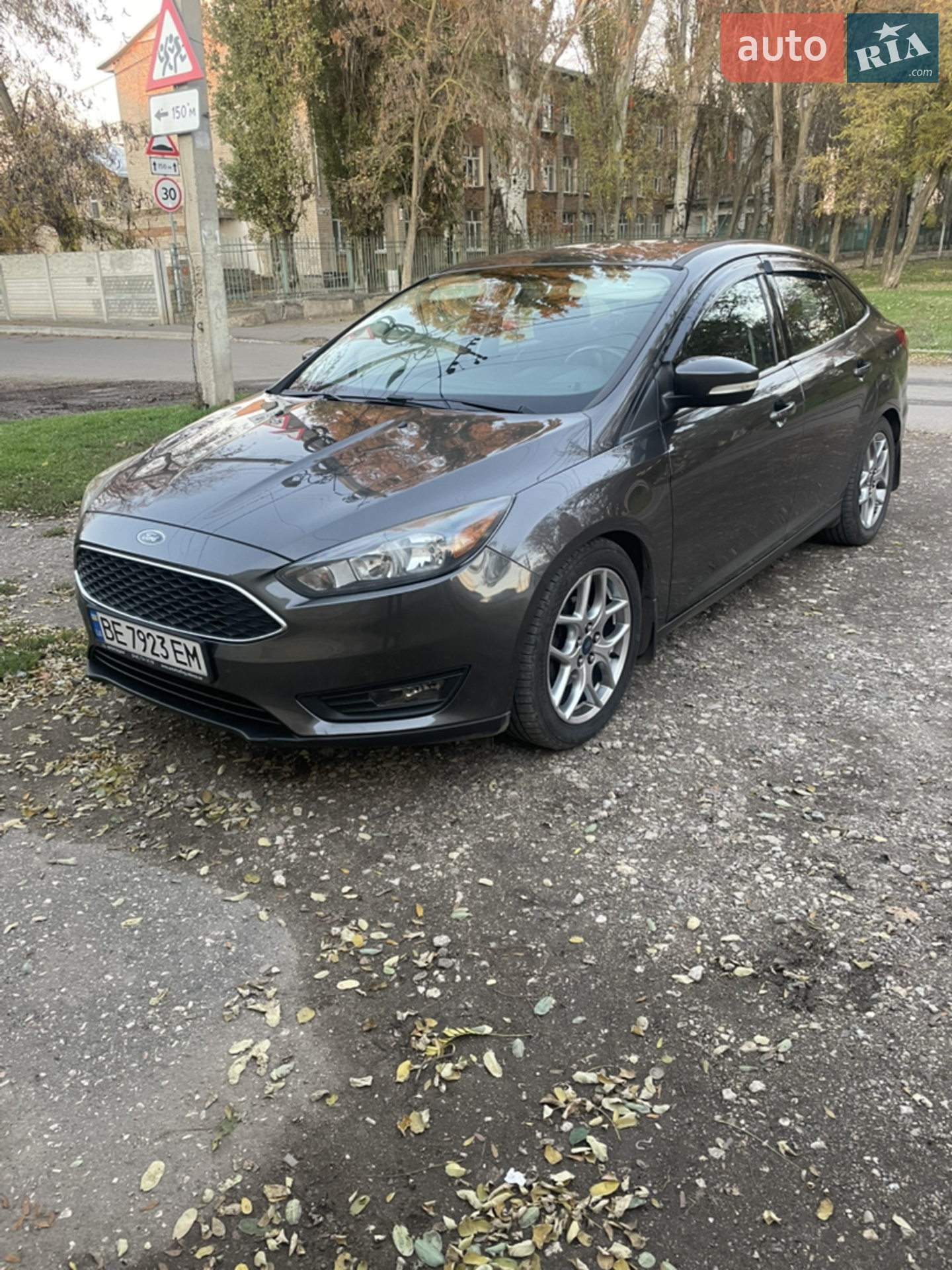Ford Focus 2015 VIN 1FADP3F26FL319410 фото оголошення 11 з 12