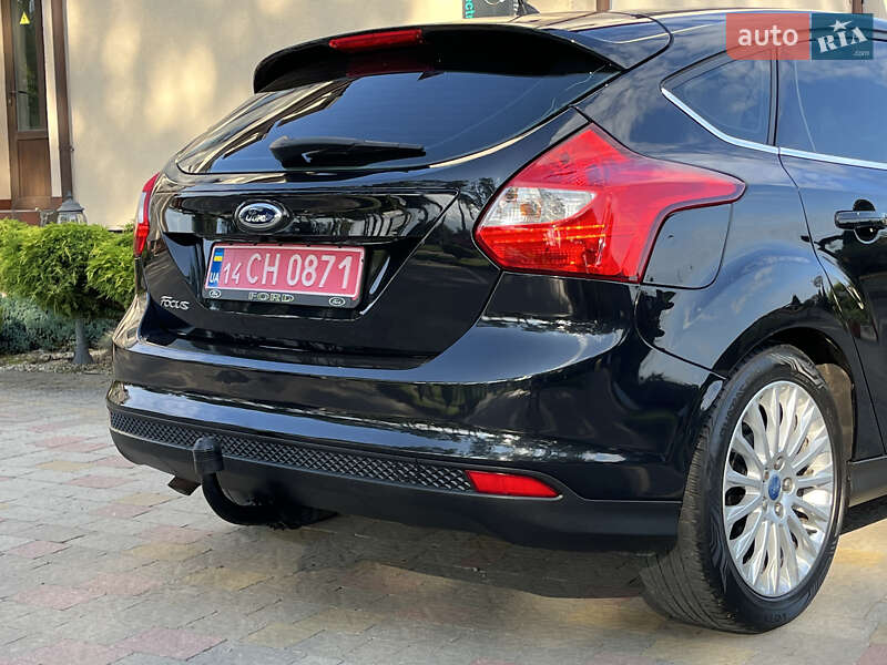 Хэтчбек Ford Focus 2012 в Стрые
