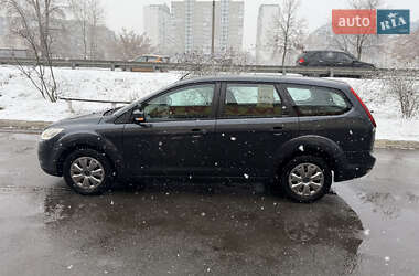 Ford Focus  2010