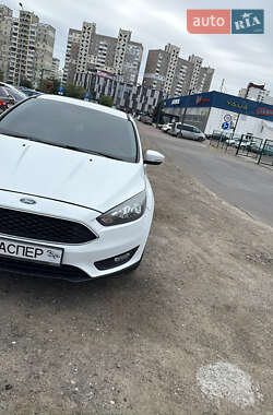 Ford Focus  2015