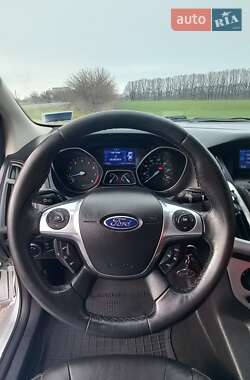 Седан Ford Focus 2012 в Градизьку