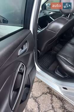 Седан Ford Focus 2012 в Градизьку