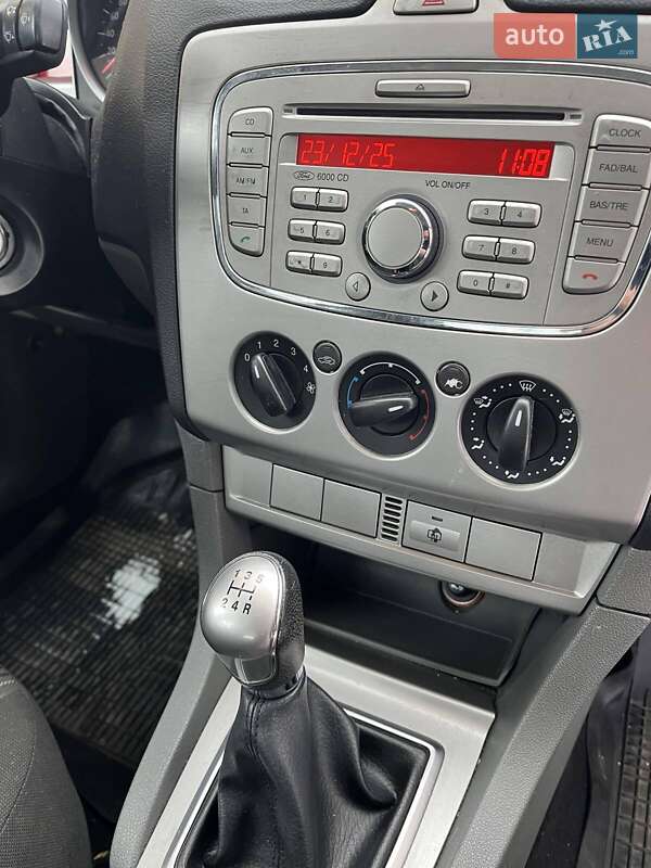 Хэтчбек Ford Focus 2008 в Днепре