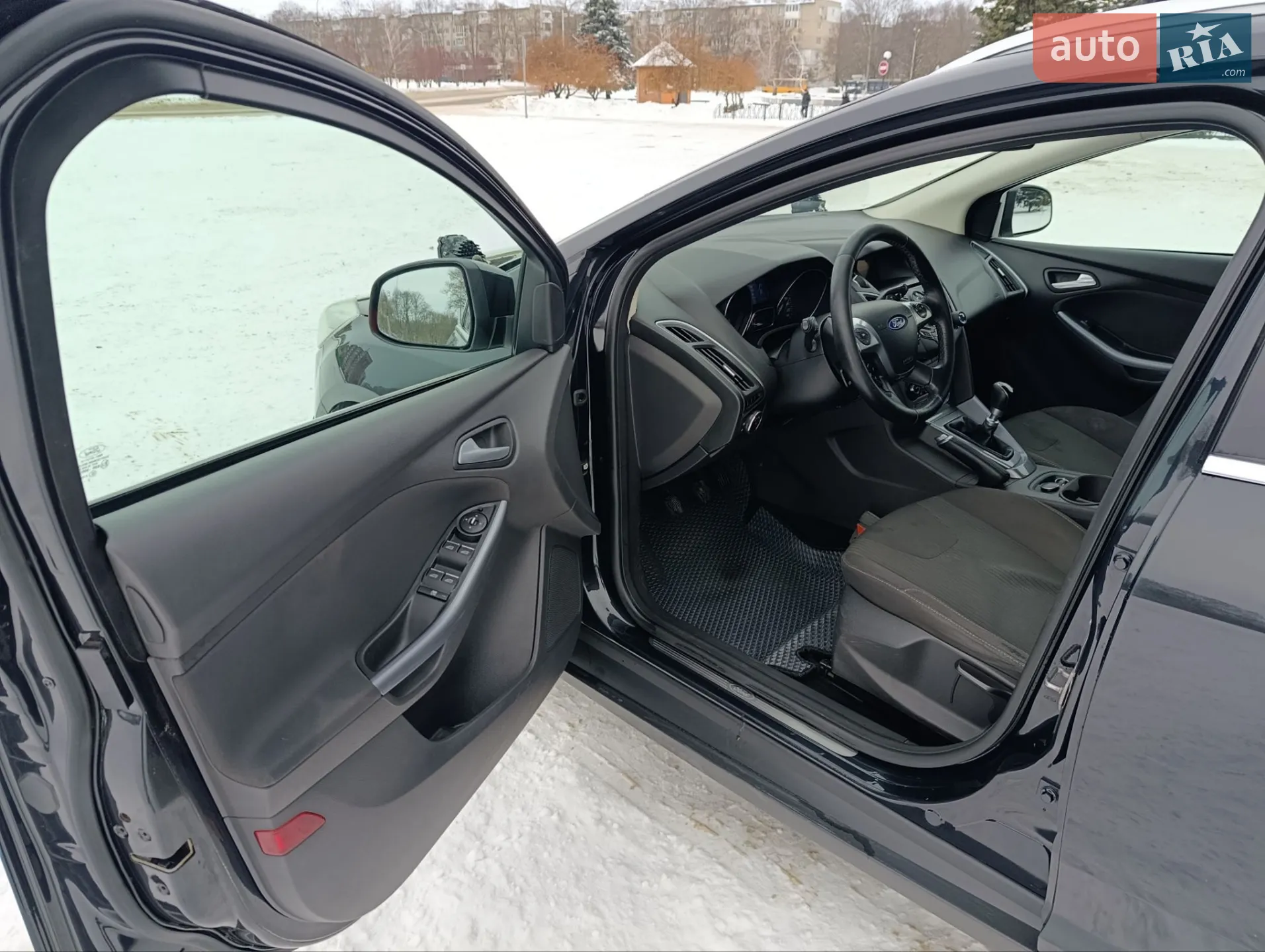 Ford Focus 2012 VIN WF0LXXGCBLCY69114 фото оголошення 12 з 17