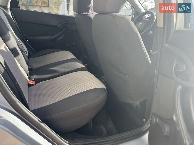Седан Ford Focus 2004 в Львові фото 5 Седан Ford Focus 2004 в Львові