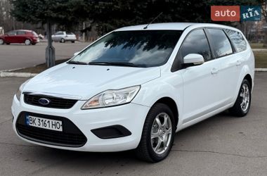 Ford Focus  2010