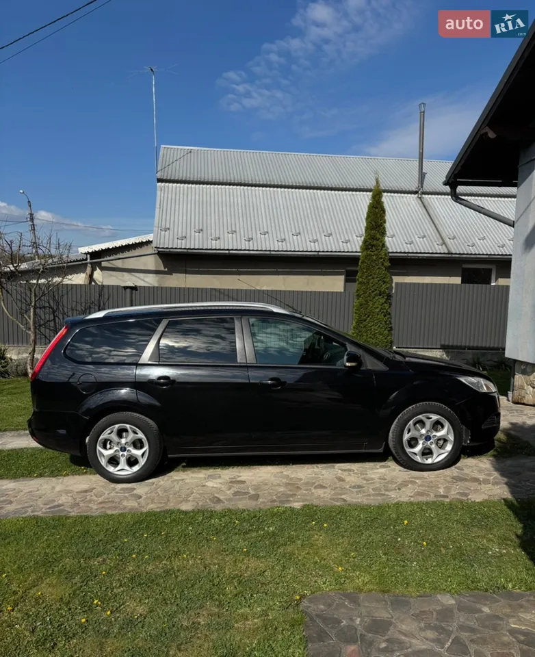 2010 Ford Focus - мініатюра 4