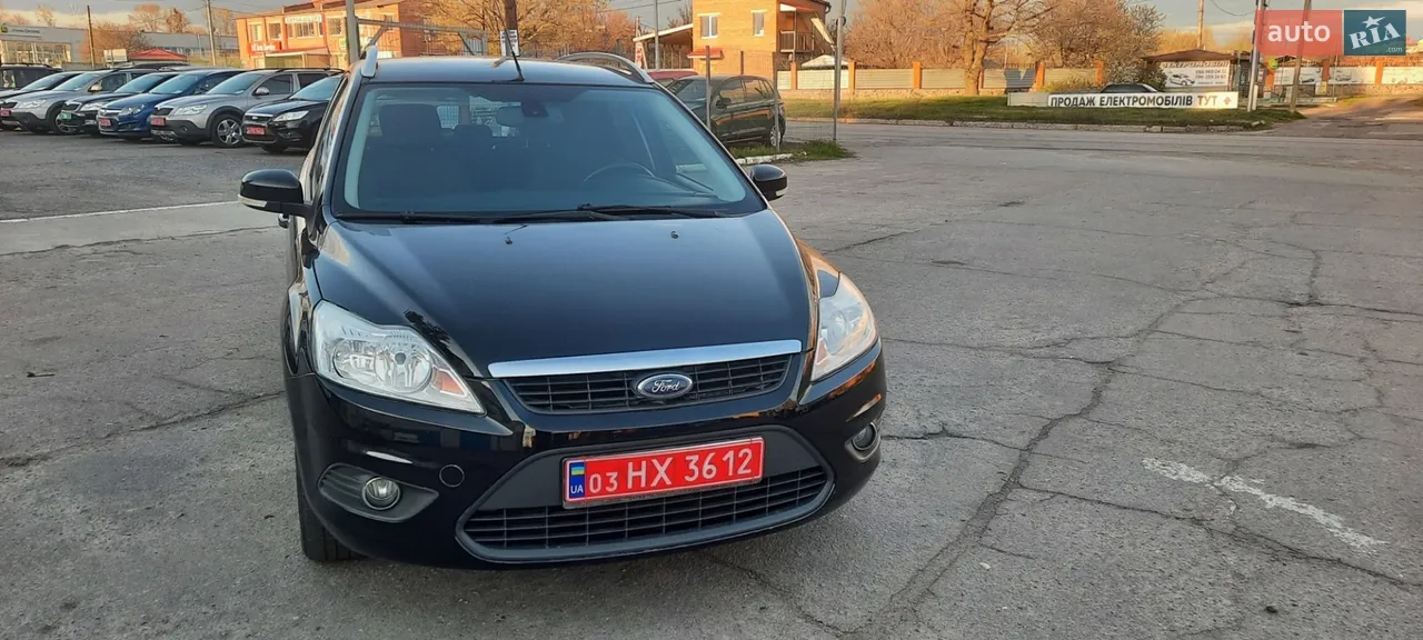 2010 Ford Focus - мініатюра 2