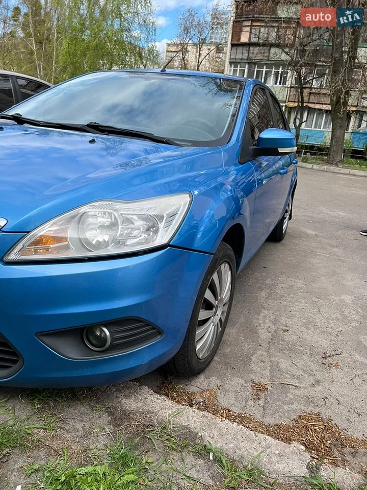 2010 Ford Focus - мініатюра 2