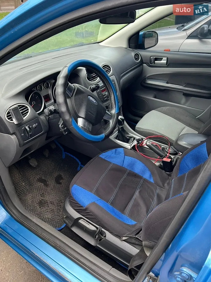 2010 Ford Focus - мініатюра 4