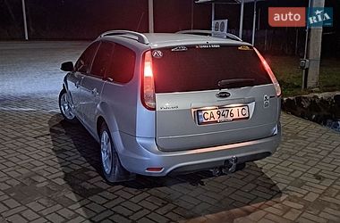 Ford Focus  2010