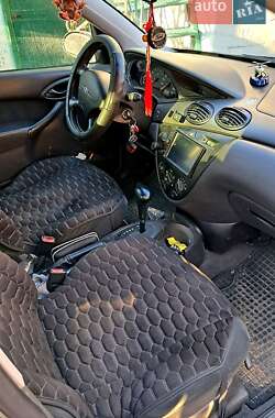 Ford Focus  2000