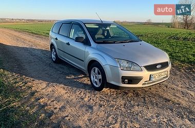 Ford Focus  2004