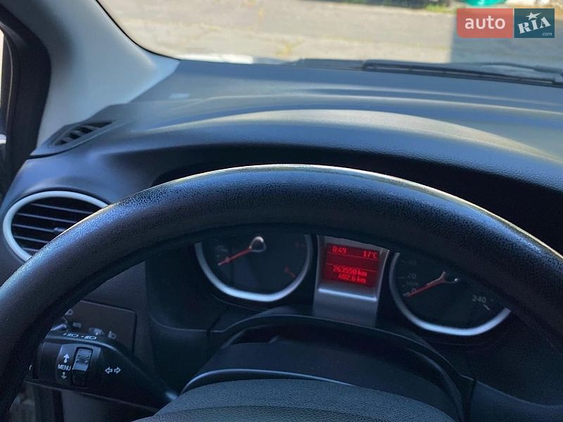 Универсал Ford Focus 2010 в Сваляве