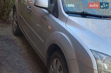 Ford Focus  2004