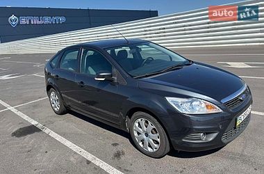 Ford Focus  2010