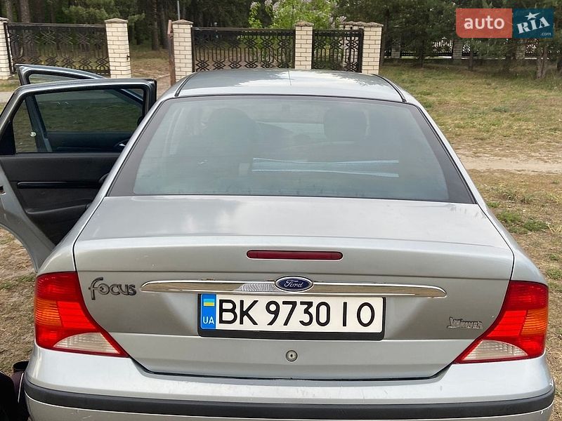 Седан Ford Focus 2003 в Вараші
