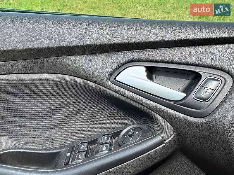 Хэтчбек Ford Focus 2015 в Жовкве
